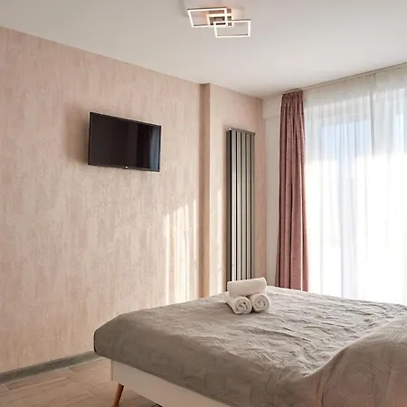 Blu Sea View - Pools Apartament Mamaja